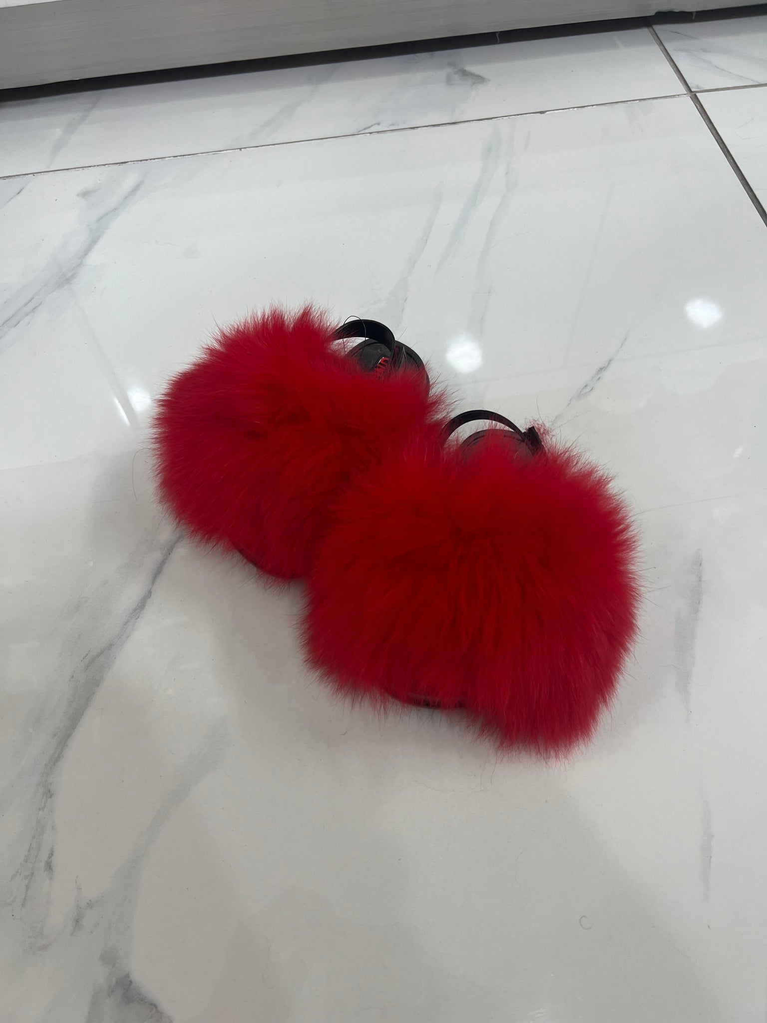 Toddler faux fur slides red