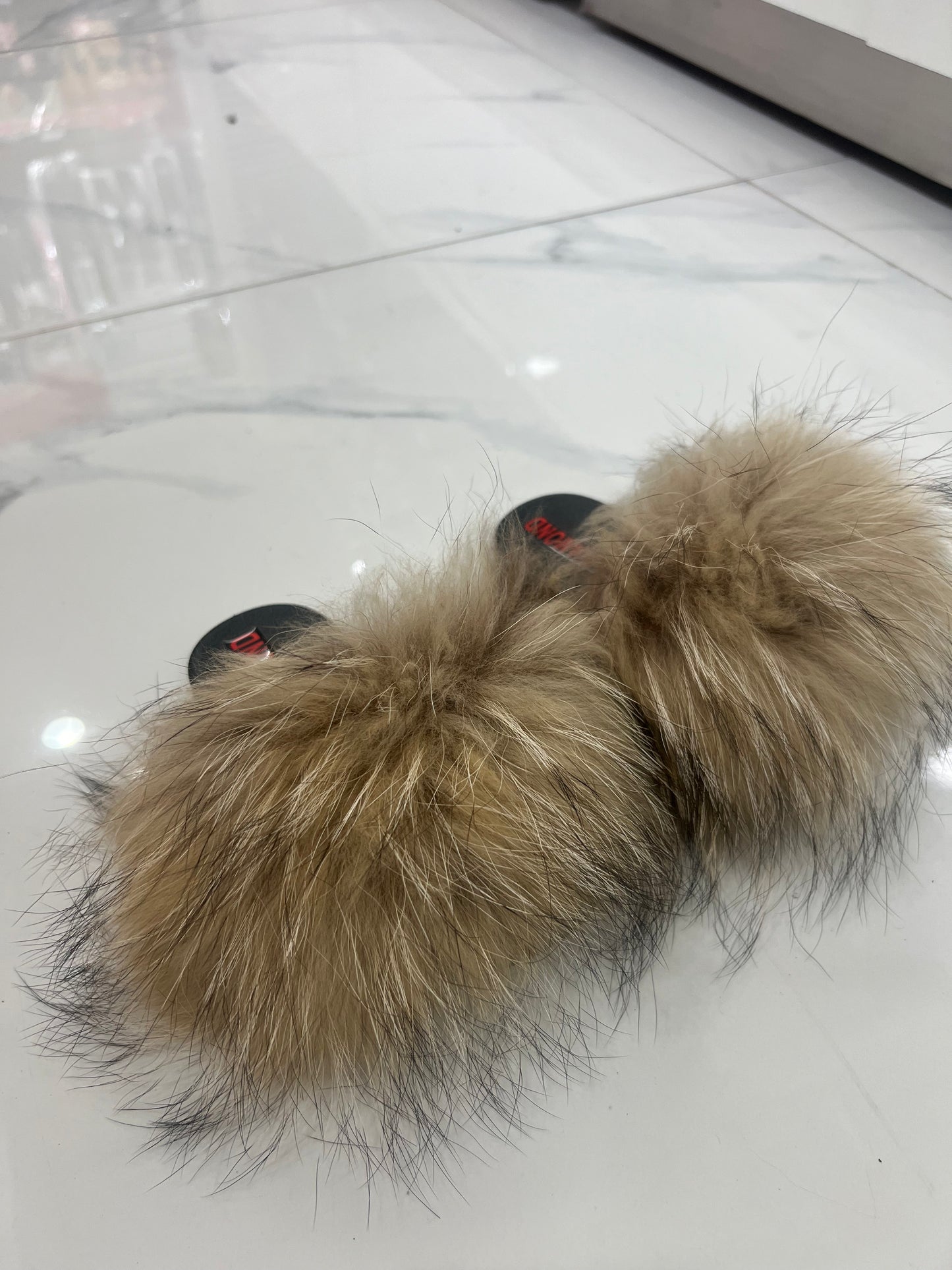 Kids faux fur slides brown