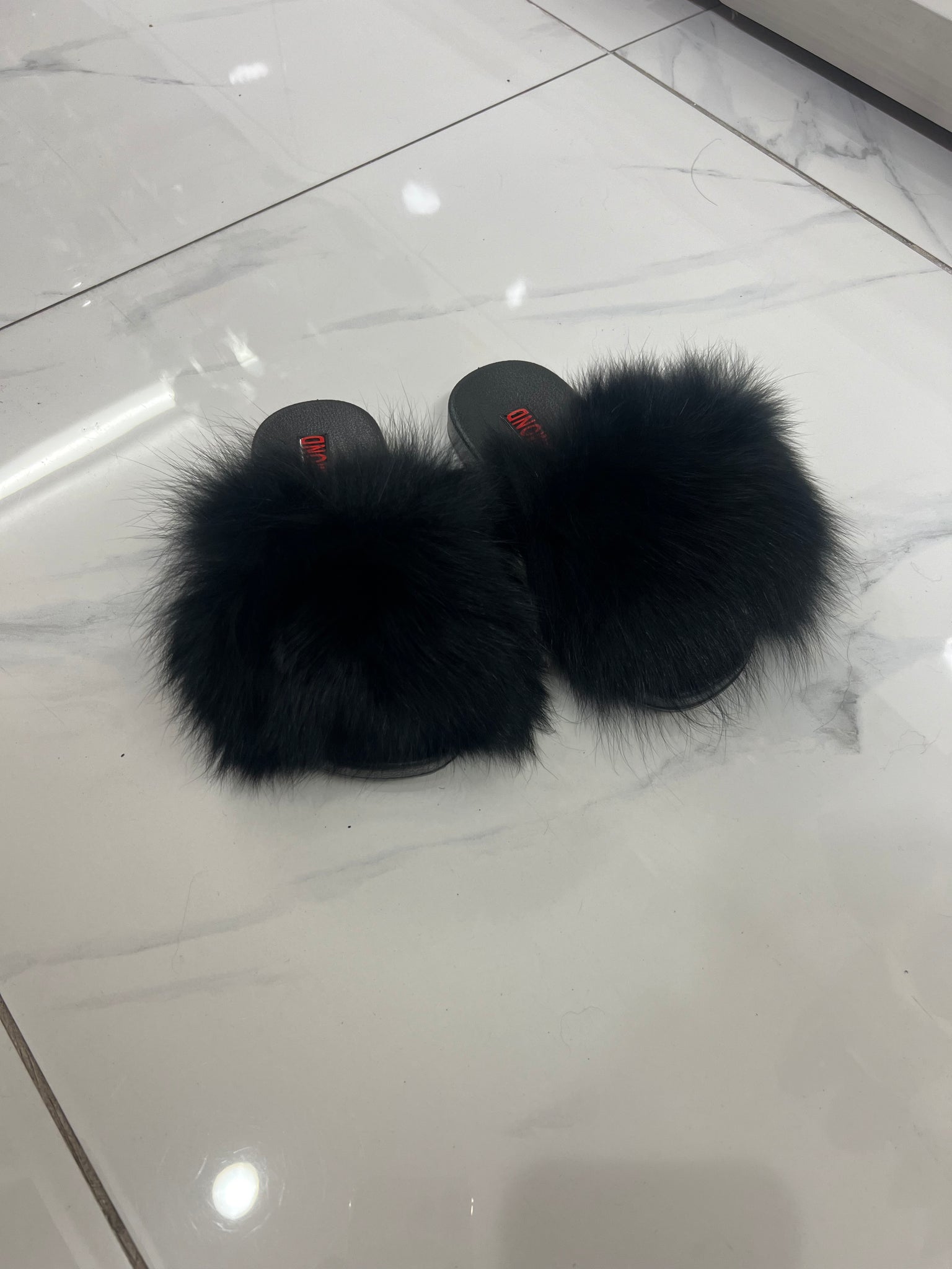 Kids faux fur slides black